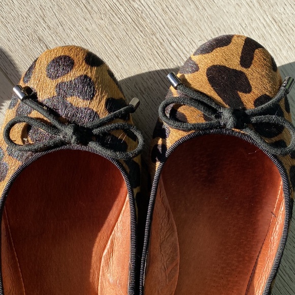 Two pairs of flat shoes - Picture 3 of 10